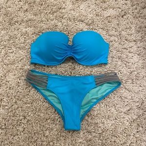 VICTORIA’S SECRET BATHING SUIT SET